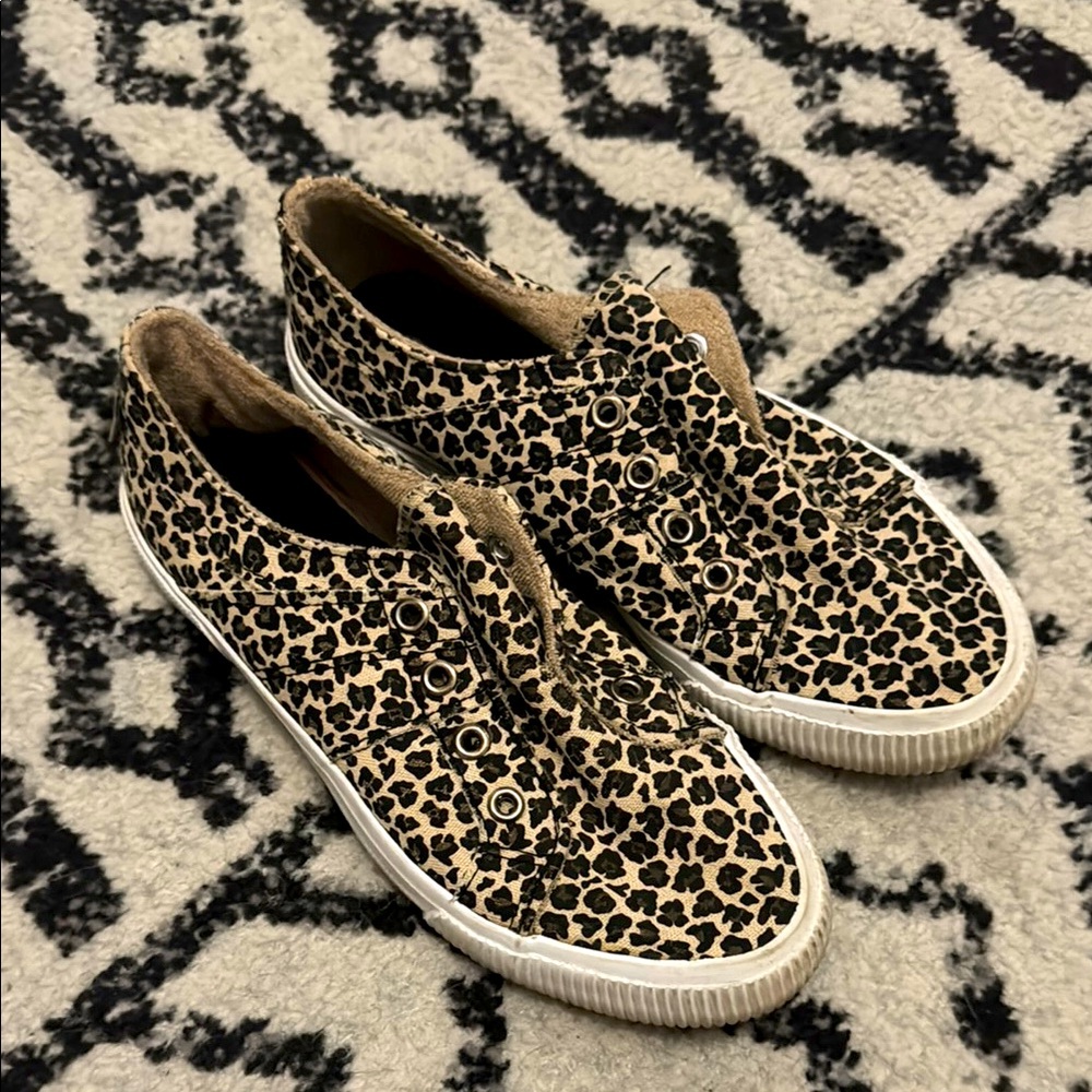 Tommy Bahama Leopard Print Sneakers
